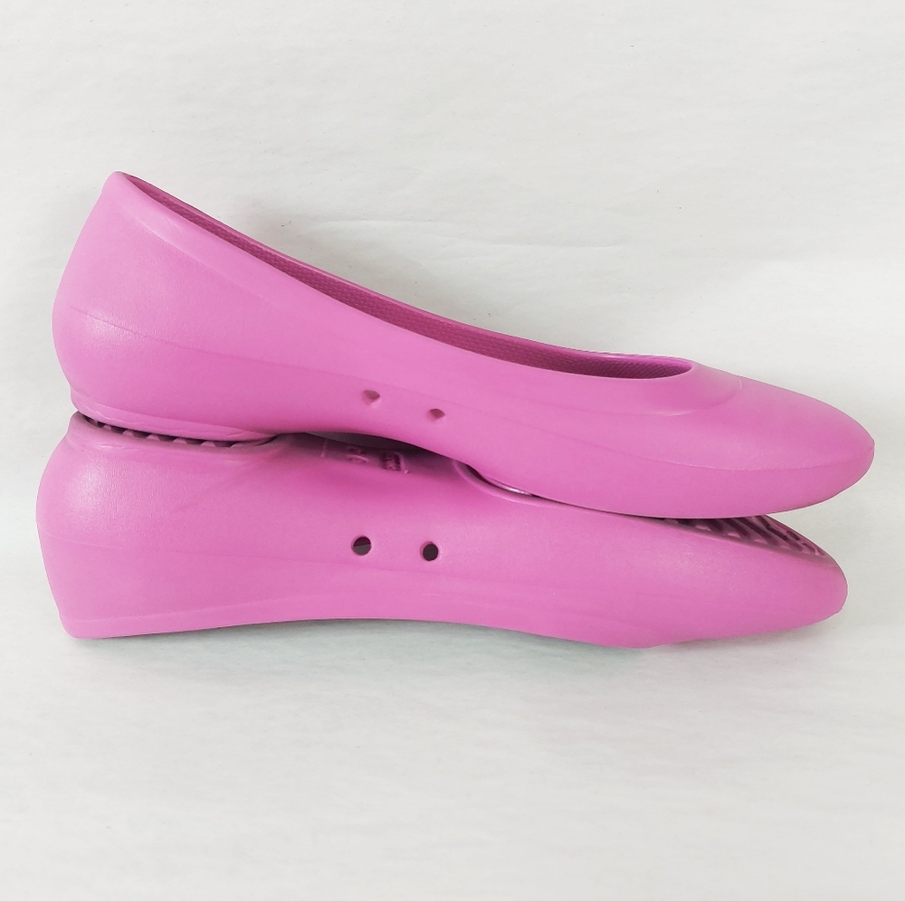 Crocs Women Lina Barbiecore Ballet Flats Size 8 Pink Chic Lightweight Slip-on - Picture 5 of 11